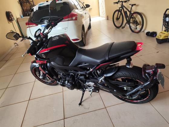 YAMAHA MT-09 YAMAHA MT-09